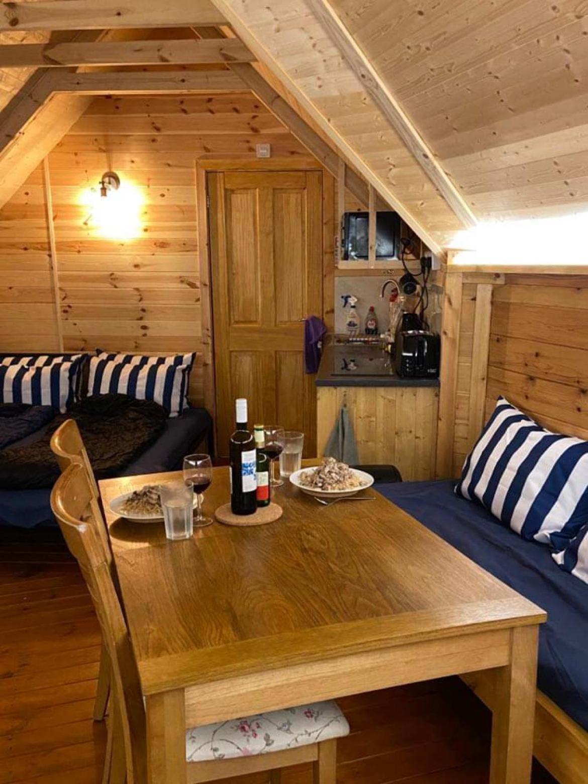 Holly Tree Glamping Cabins Wigglesworth Екстер'єр фото
